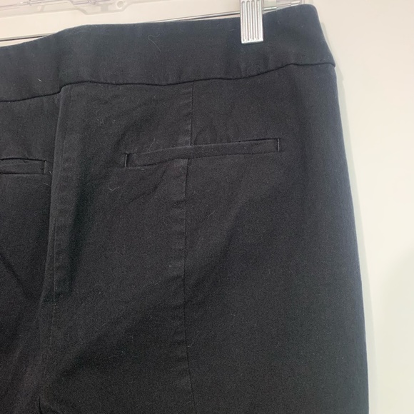 Ann Taylor Loft | Black Petite Julie Cropped Pant with Zipper Pockets - Picture 4 of 7